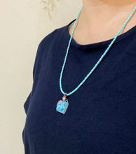 画像をギャラリービューアに読み込む, 青空と蜘蛛のネックレス