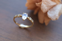 画像をギャラリービューアに読み込む, レインボームーンストーン マラウイ産0.56ct