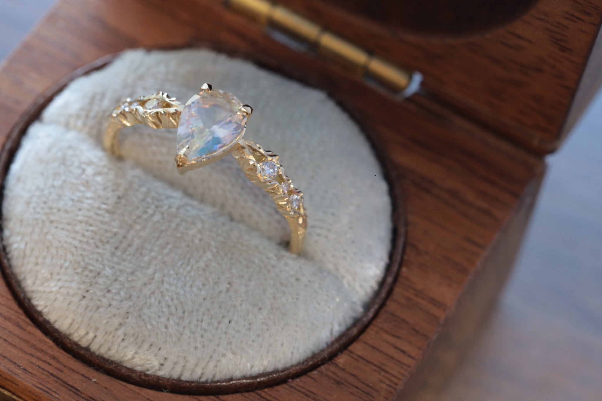 レインボームーンストーン マラウイ産0.56ct – Atelier Bienra