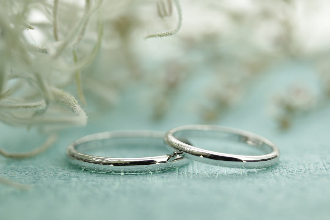 「細目の結婚指輪」2本合計67,000円　甲丸or平打ち、磨きorつや消し、組み合わせ自由　